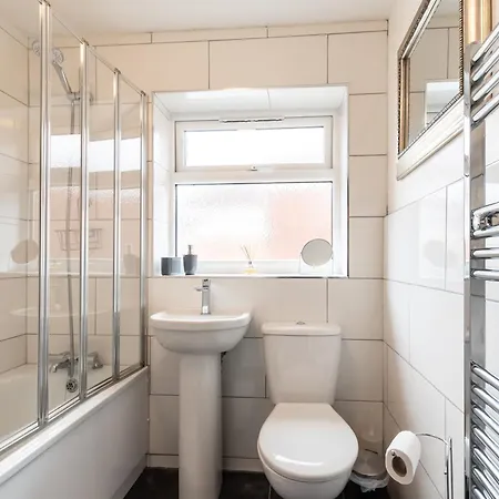 Central Modern Flat In Southampton, Sleeps 5, Free Off-Road Parking, Close To Hospital, Cruise Terminal And Centre, Great For Contractors, Friends & Families Exterior photo